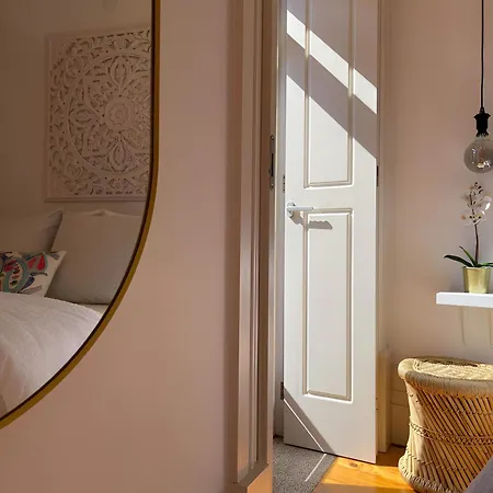 Historic Balcony Hideaway - Taipas House 60 *