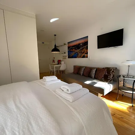 Historic Balcony Hideaway - Taipas House 60 *