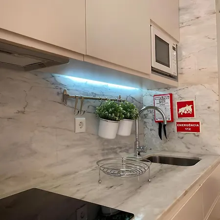 Historic Balcony Hideaway - Taipas House 60 * Порту