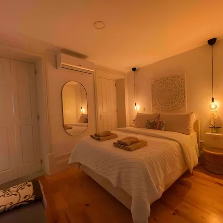 Historic Balcony Hideaway - Taipas House 60 Апартаменты