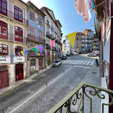 Historic Balcony Hideaway - Taipas House 60 Апартаменты Порту