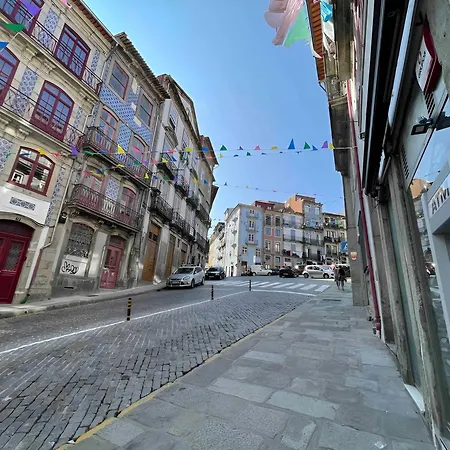 Historic Balcony Hideaway - Taipas House 60 Апартаменты