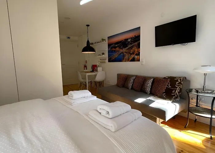 Historic Balcony Hideaway - Taipas House 60 *