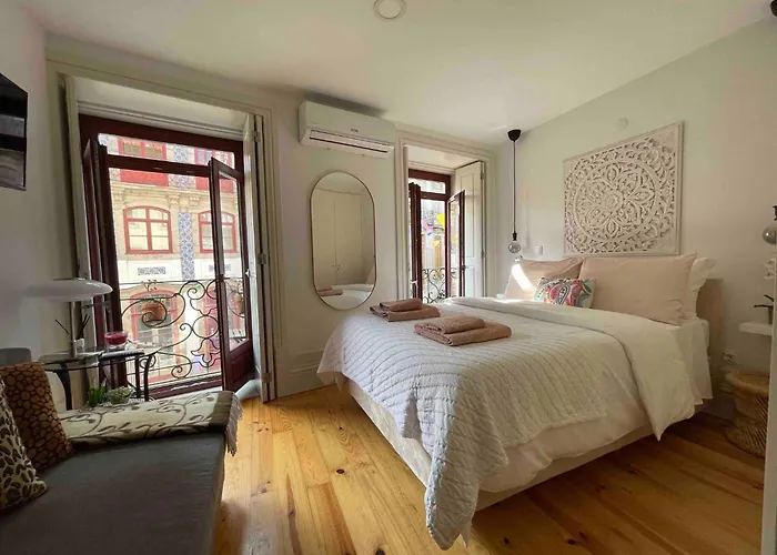 Historic Balcony Hideaway - Taipas House 60 Oporto