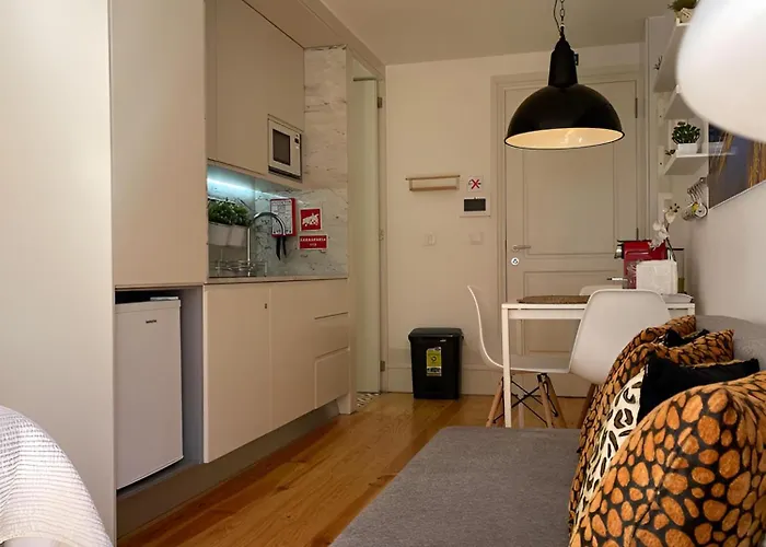 Historic Balcony Hideaway - Taipas House 60 *