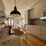 Historic Balcony Hideaway - Taipas House 60 *