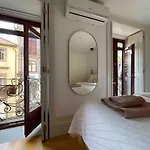Historic Balcony Hideaway - Taipas House 60 *
