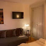 Historic Balcony Hideaway - Taipas House 60 Porto