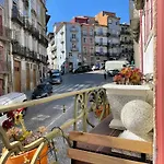 Historic Balcony Hideaway - Taipas House 60