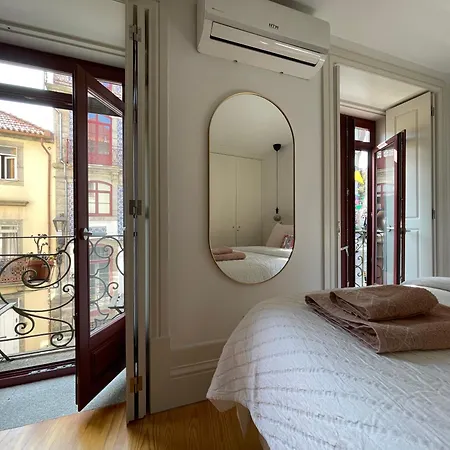 Historic Balcony Hideaway - Taipas House 60 Appartamento *