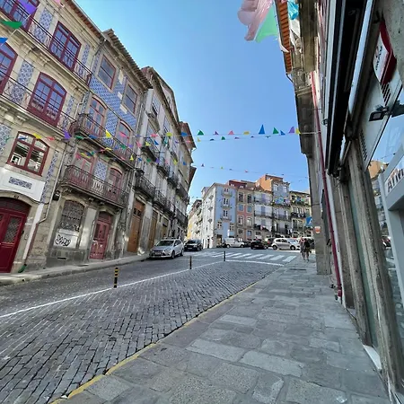 Historic Balcony Hideaway - Taipas House 60 Oporto