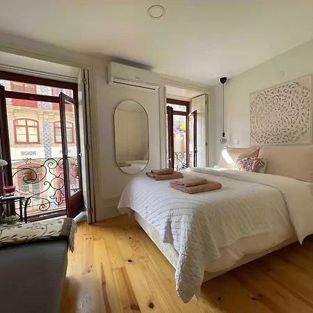 Historic Balcony Hideaway - Taipas House 60 *