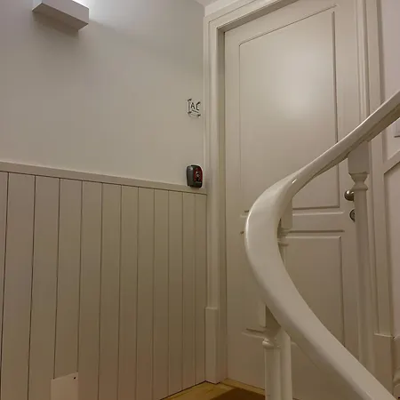 Historic Balcony Hideaway - Taipas House 60 * פורטו